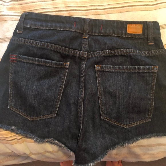 BDG HIGH RISE CHEEKY DISTRESSED DENIM SHORTS 26 - Picture 2 of 3